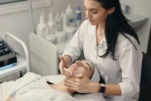 Imagem de capa do artigo: Digital Marketing for Aesthetic Clinic