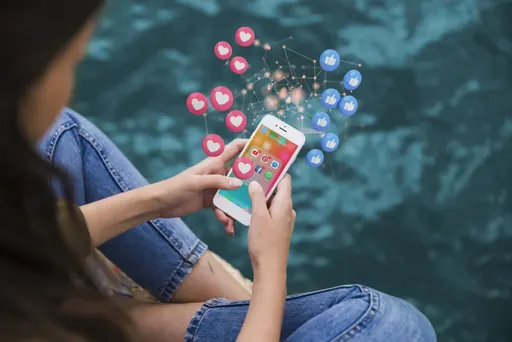 Imagem de capa do artigo: How can social media boost sales, especially among young people?