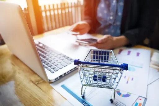 Imagem de capa do artigo: Online Sales Strategies in Digital Marketing Imagem de capa do artigo: Online Sales Strategies in Digital Marketing