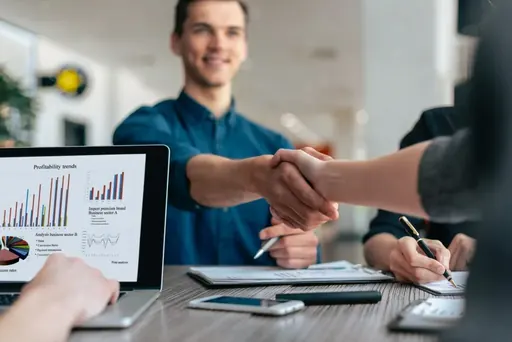 Imagem de capa do artigo: Hiring an SEO Agency: When It Makes Sense and How to Choose the Right One
