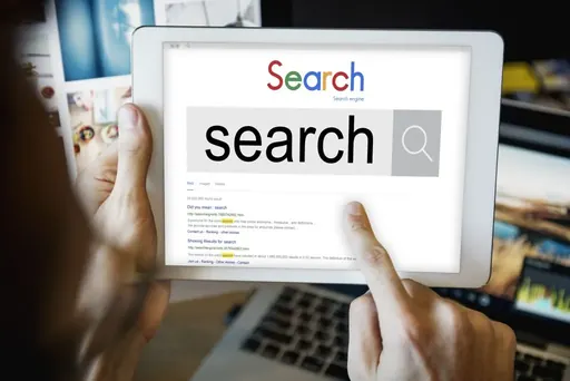 Imagem de capa do artigo: How Google's E-E-A-T Impacts B2B Business Ranking